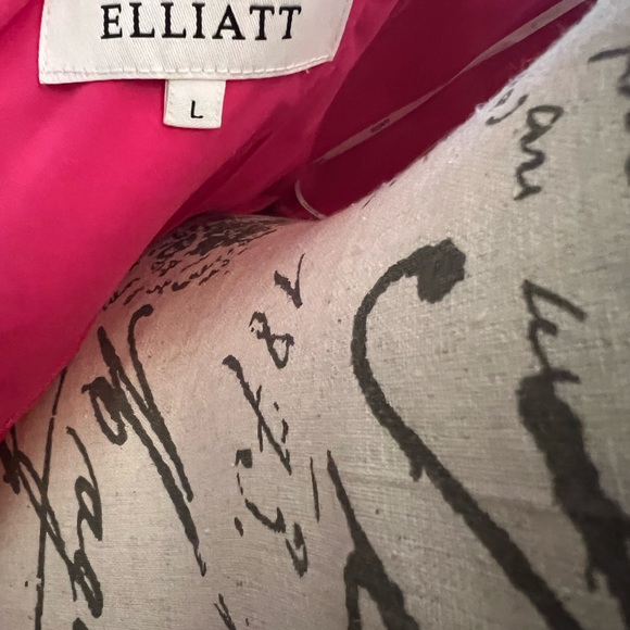 Beautiful cocktail dress for formal or semi formal event. - Picture 3 of 3